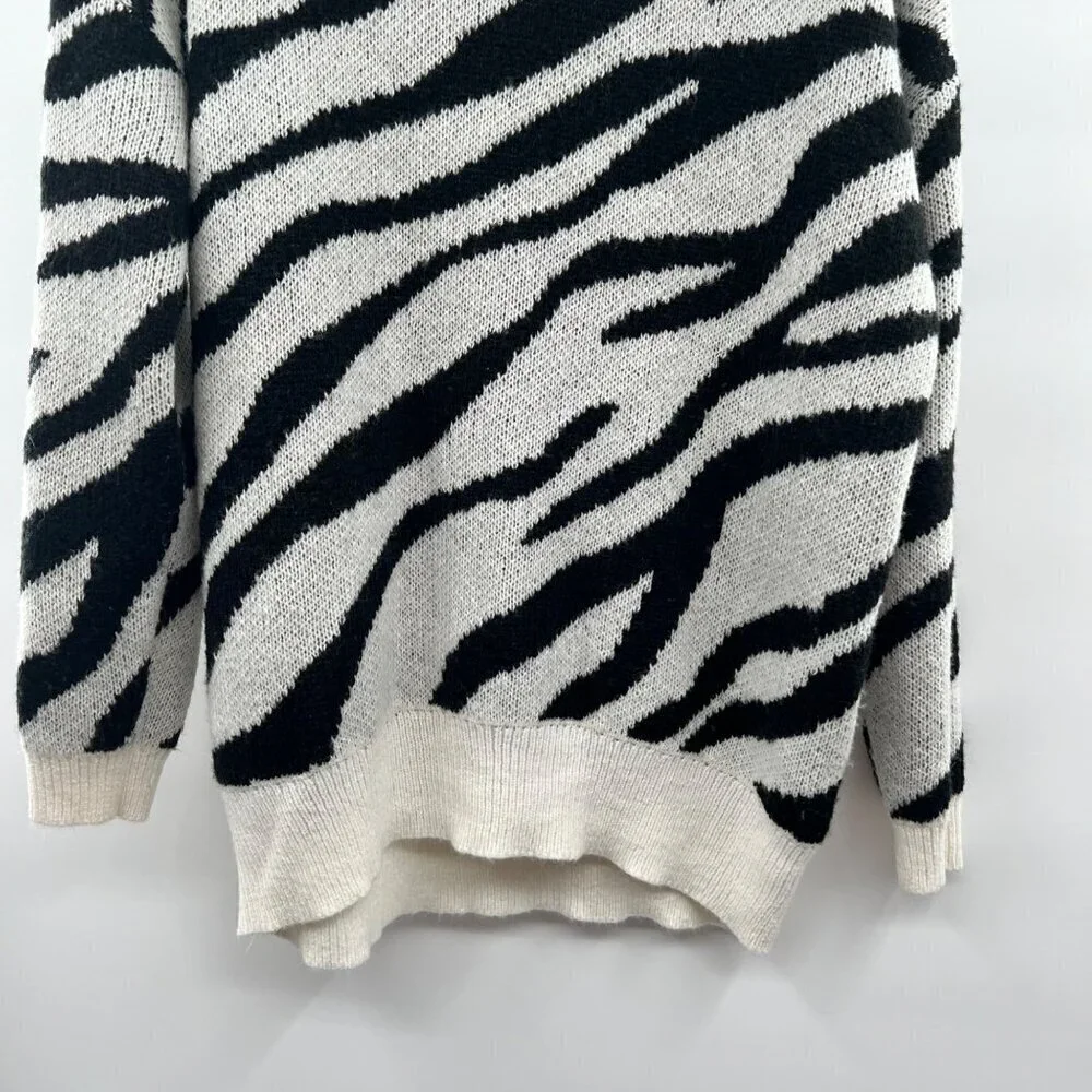 Yummy Women's Zebra Print Knit Turtleneck Sweater Black/Ivory Size Large